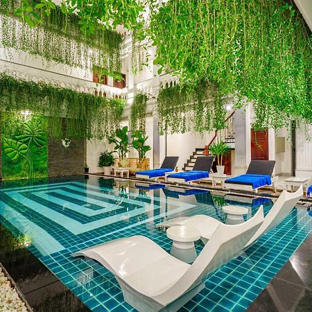 Отель Royal Mansion Boutique Хойан Экстерьер фото
