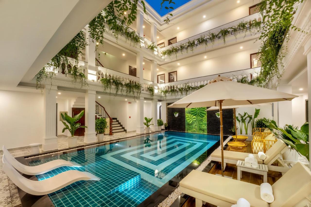 Отель Royal Mansion Boutique Хойан Экстерьер фото